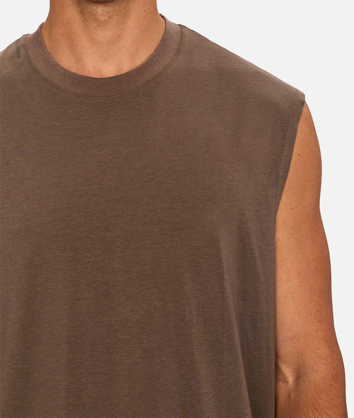The Freeman Sleeveless Tee - Mocha