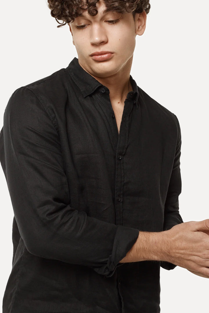 The Tennyson Linen Shirt - Black